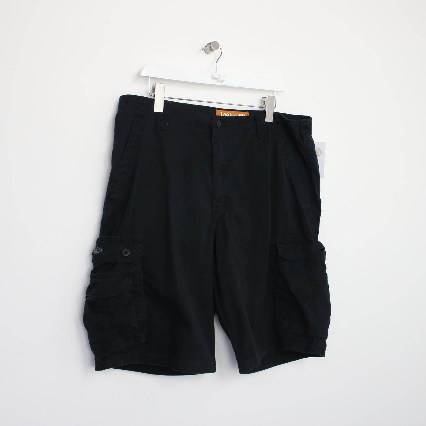 Vintage Lee cargo shorts in black. Best fits W36