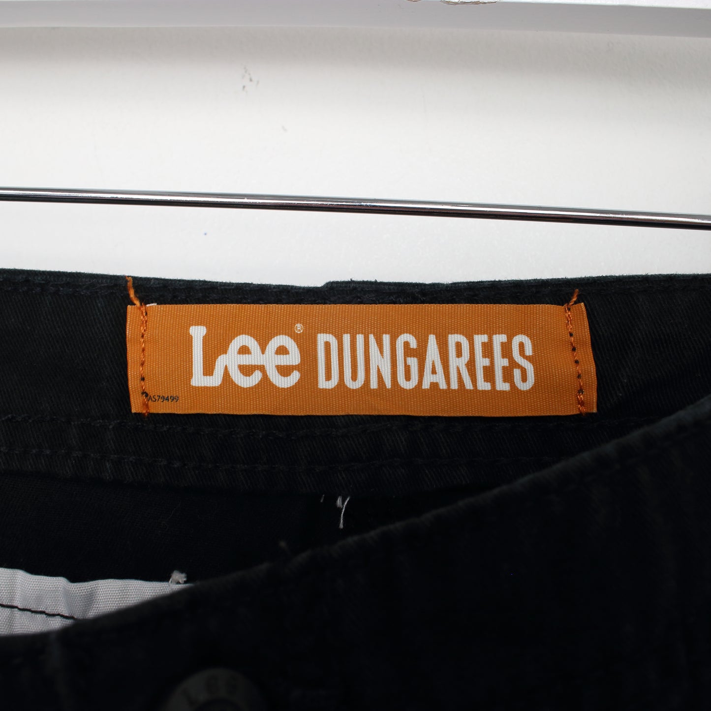 Vintage Lee cargo shorts in black. Best fits W36