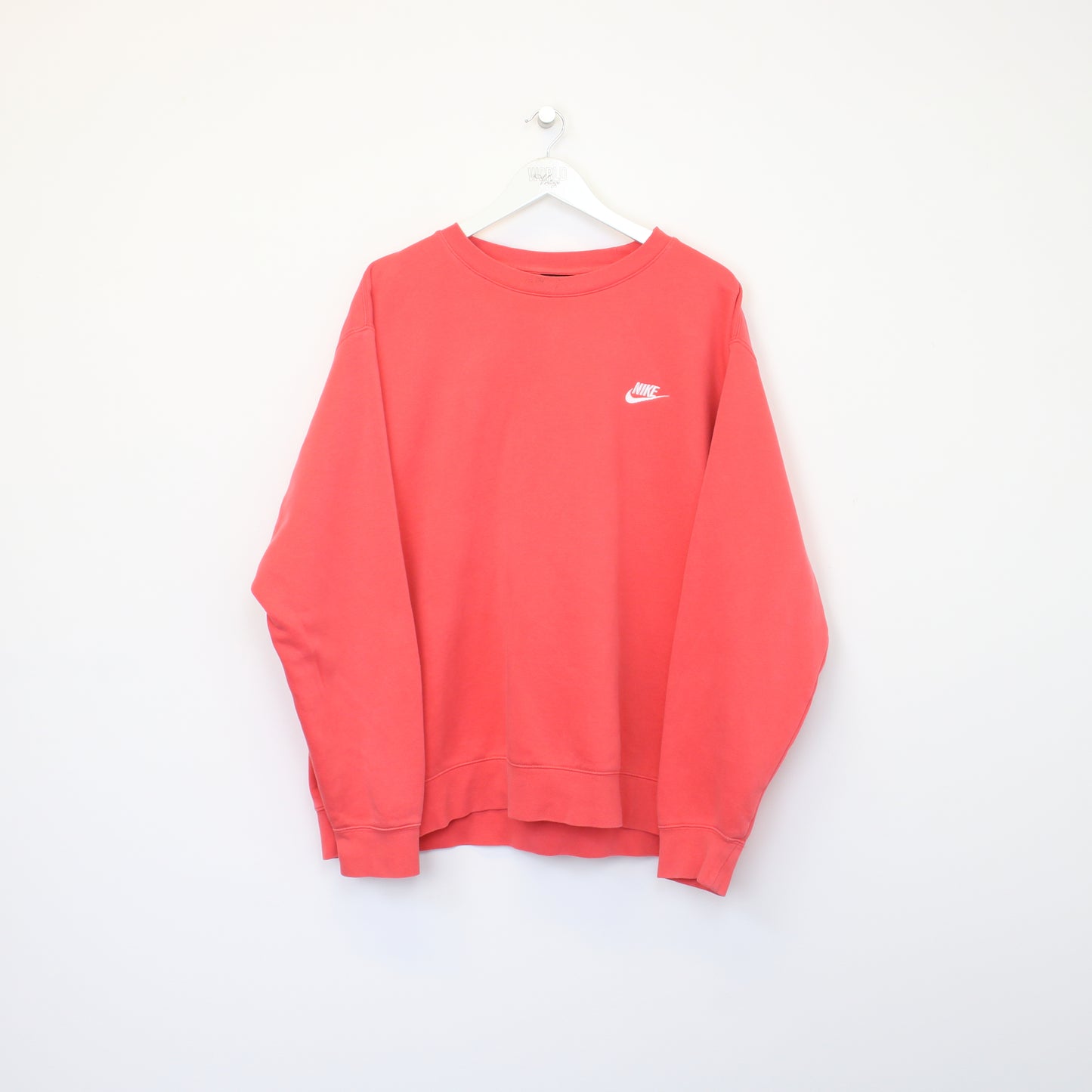 Vintage Nike sweatshirt in red. Best fits XL