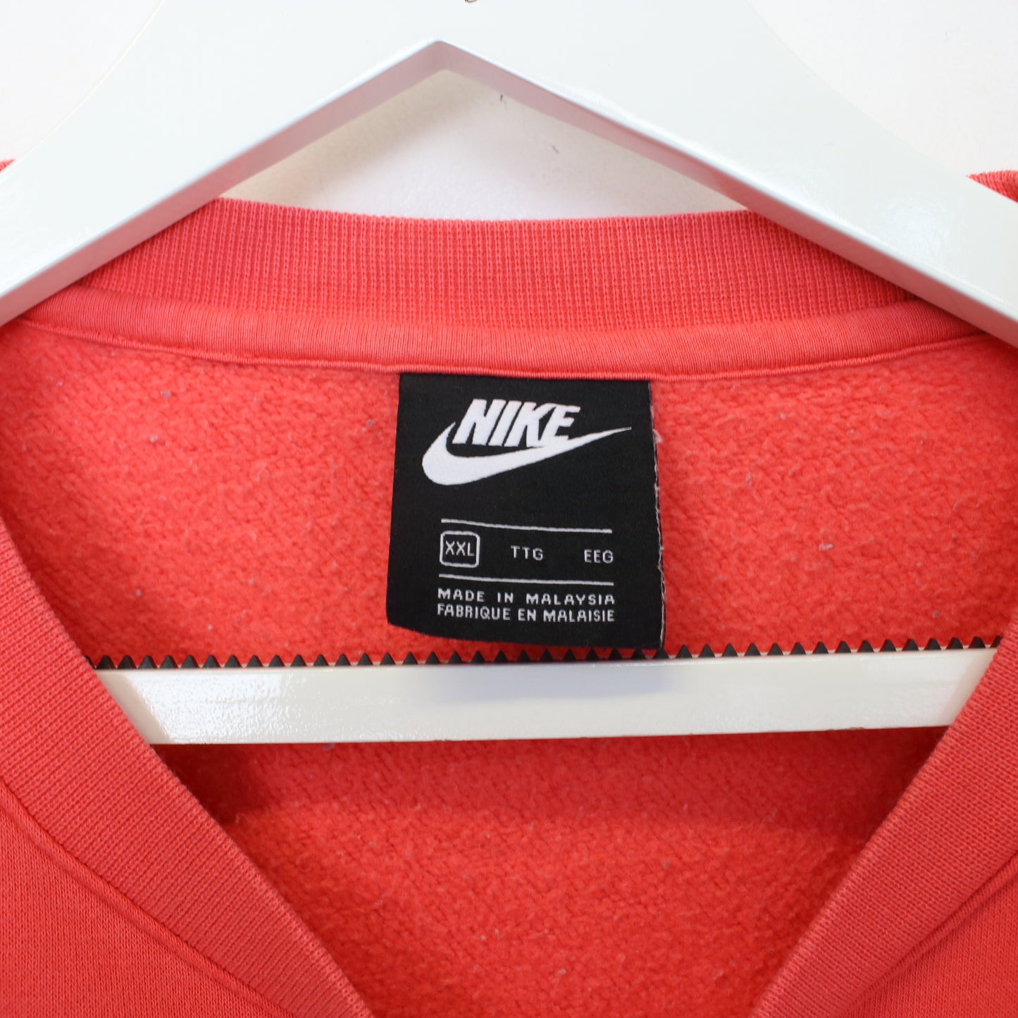 Vintage Nike sweatshirt in red. Best fits XL