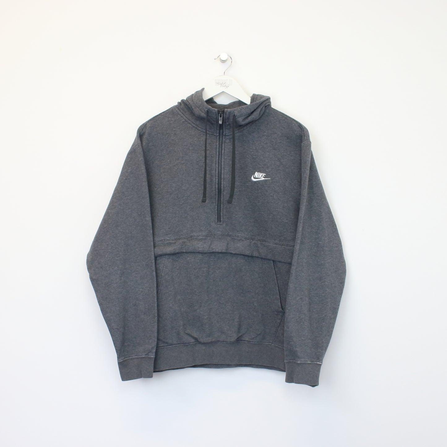 Vintage Nike hoodie in dark grey. Best fits L