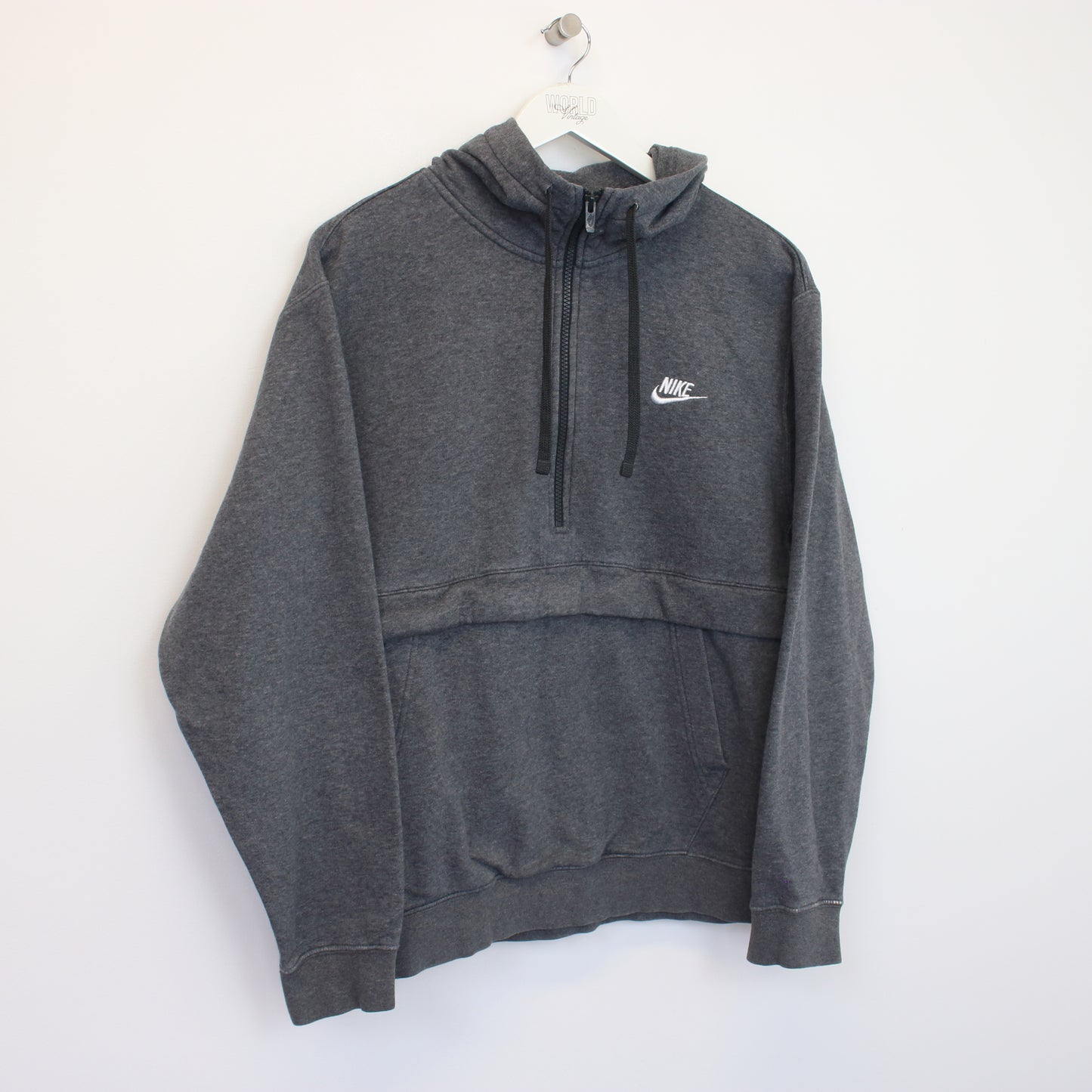 Vintage Nike hoodie in dark grey. Best fits L