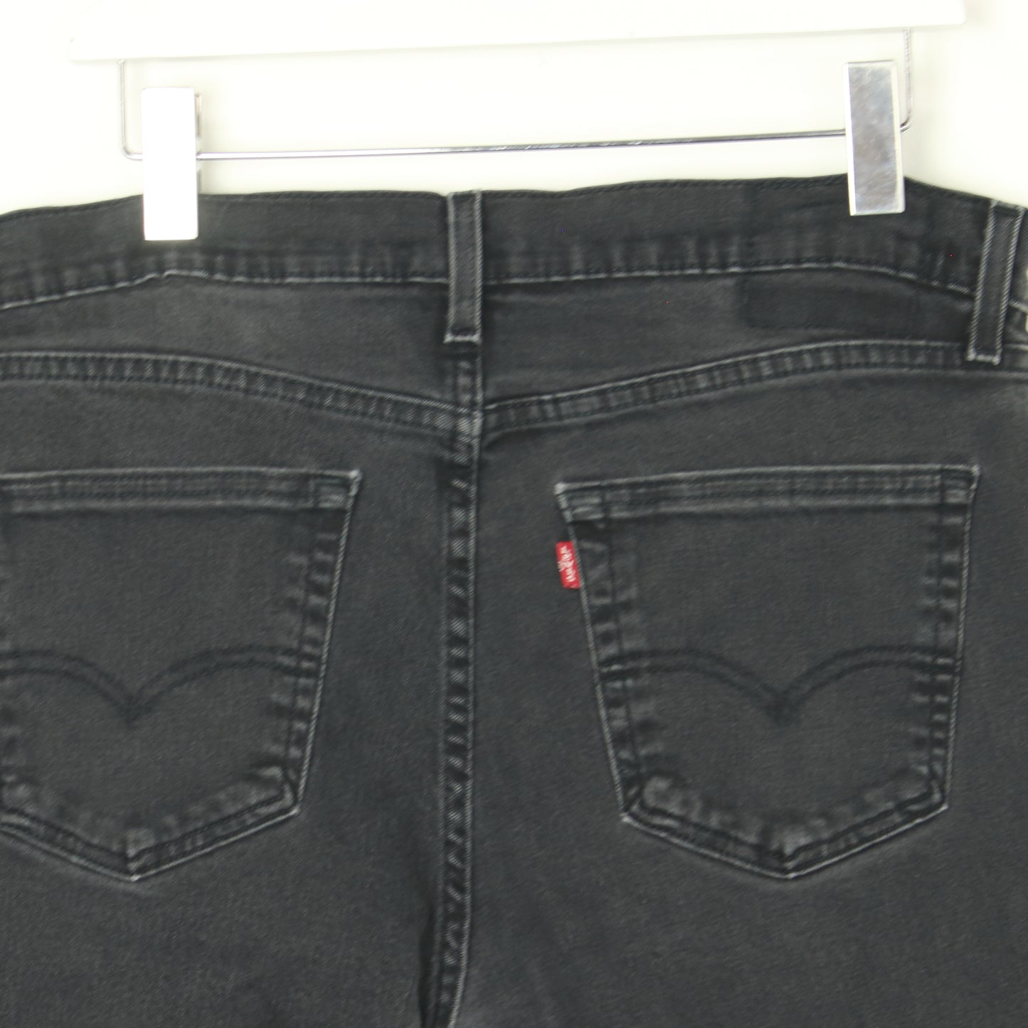 Vintage Levi jeans in black. Best fits W36