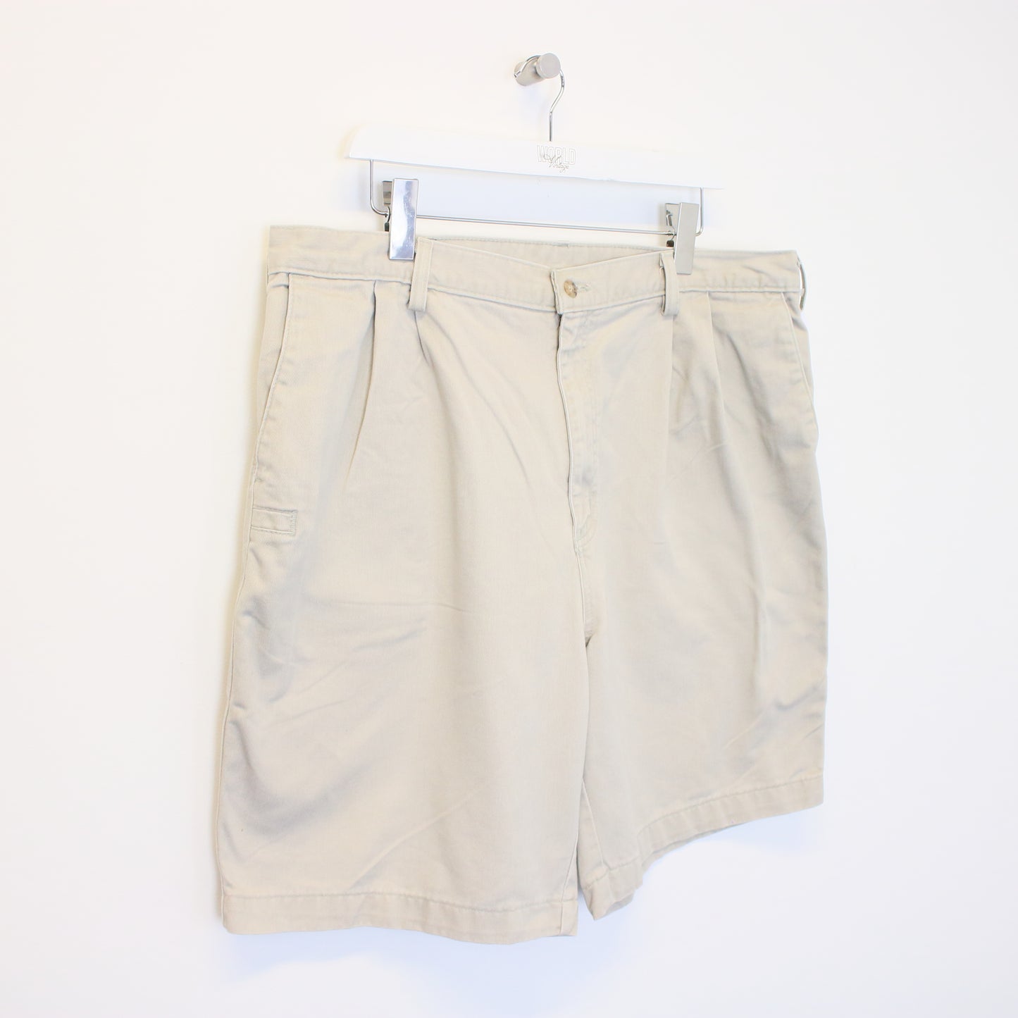 Vintage Carhartt chino shorts in beige. Best fits W38