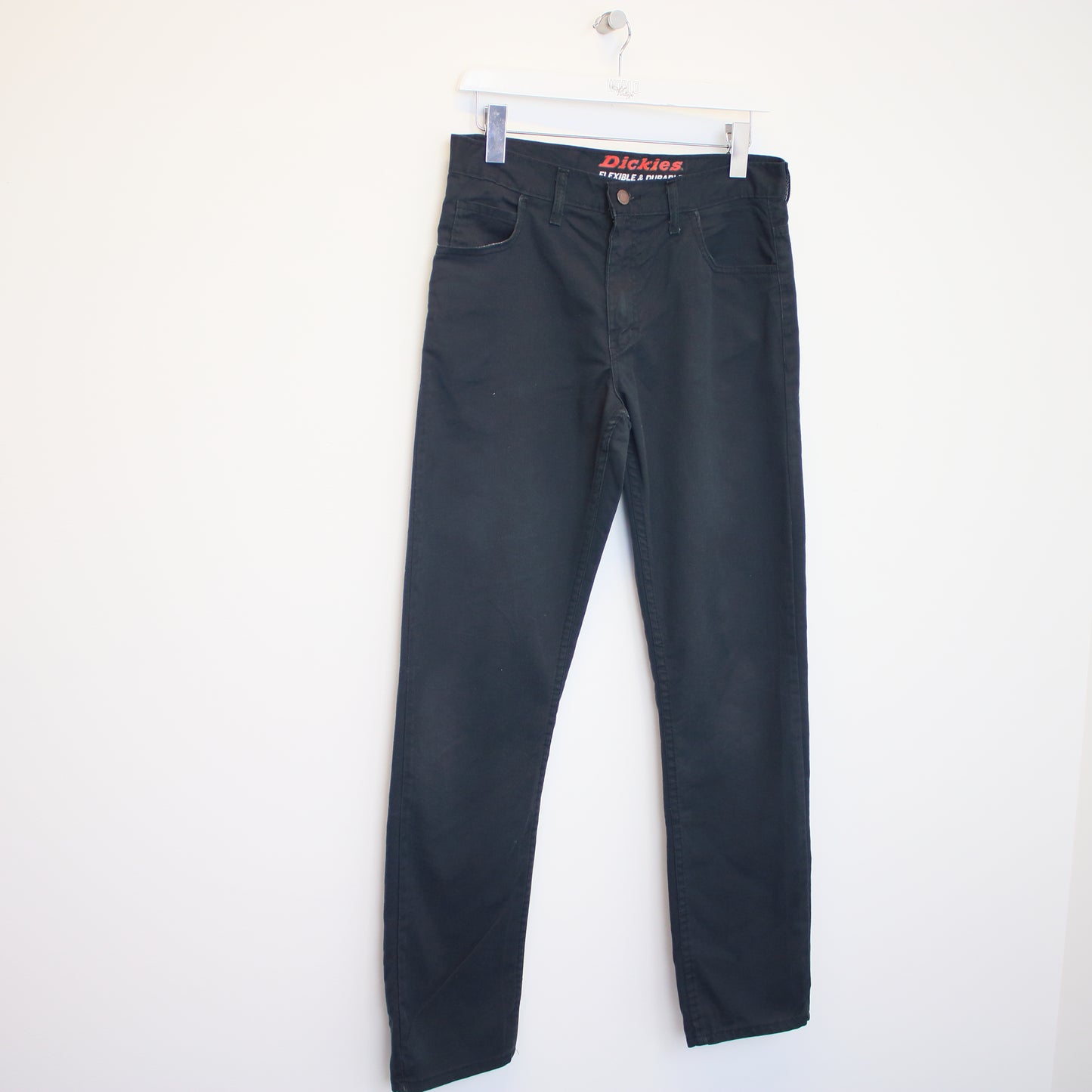 Vintage Dickies straight leg chino trousers in black. Best fits W32 L31