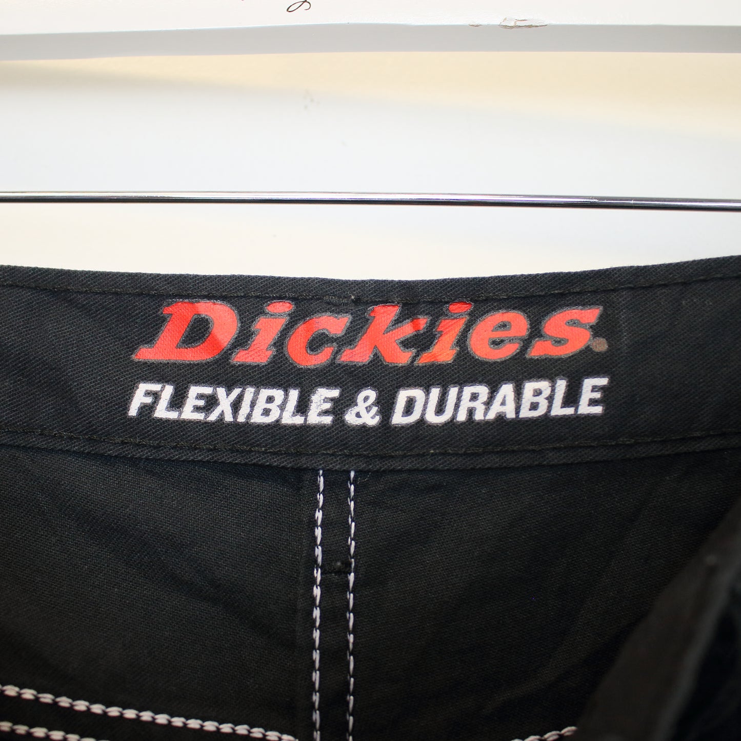 Vintage Dickies straight leg chino trousers in black. Best fits W32 L31