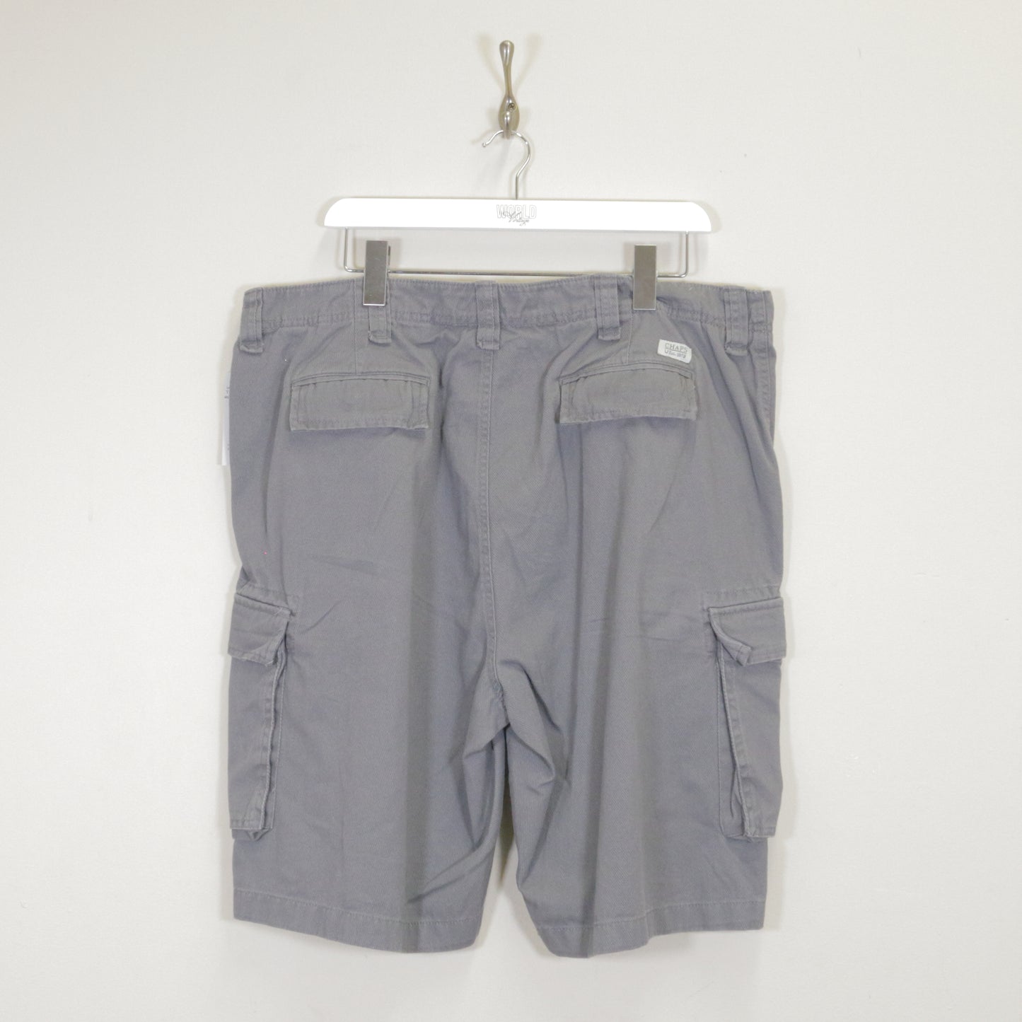 Vintage Chaps shorts in grey. Best fits L