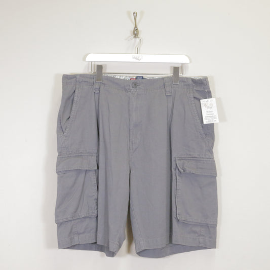 Vintage Chaps shorts in grey. Best fits L