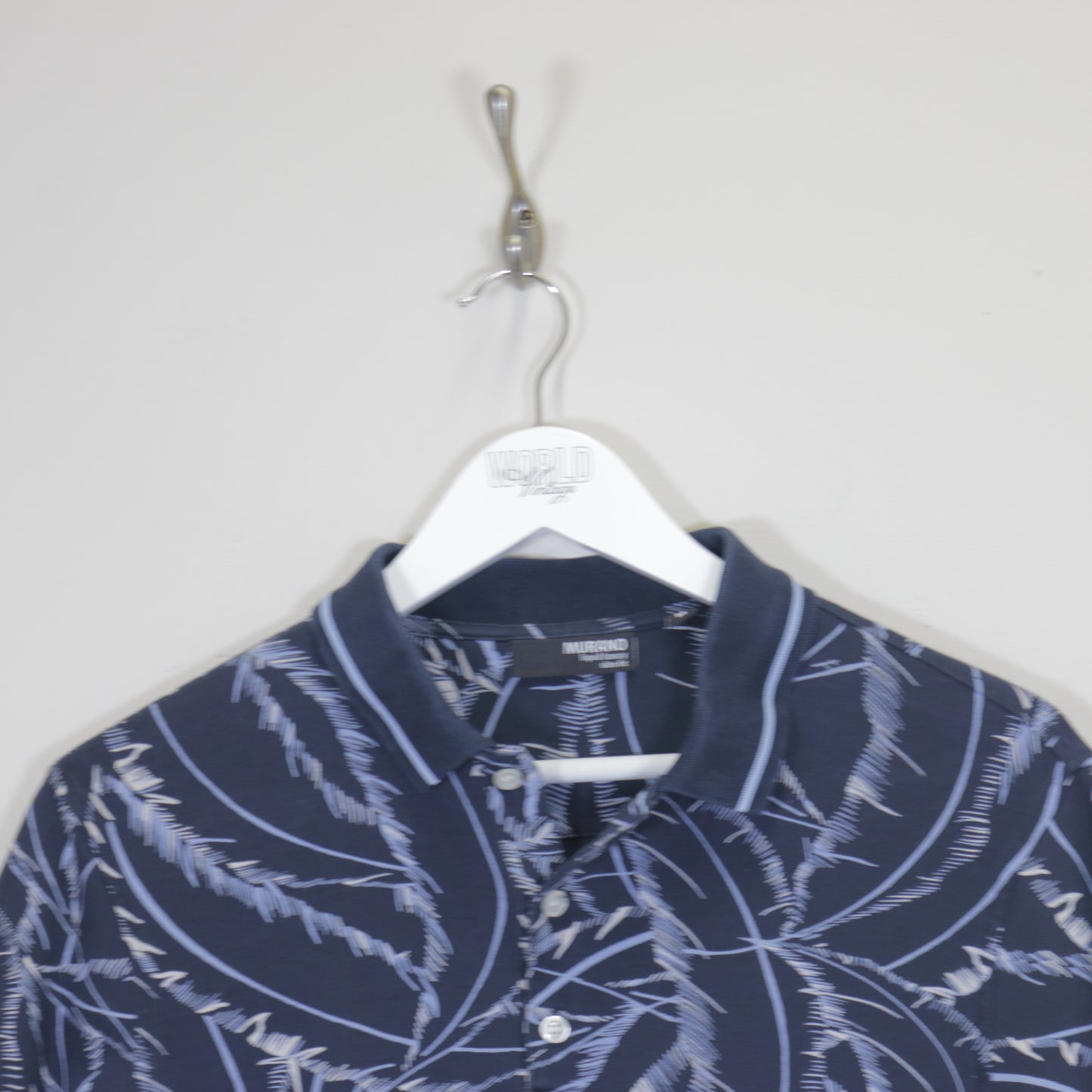 Vintage Murano patterned T-shirt in blue. Best fits M