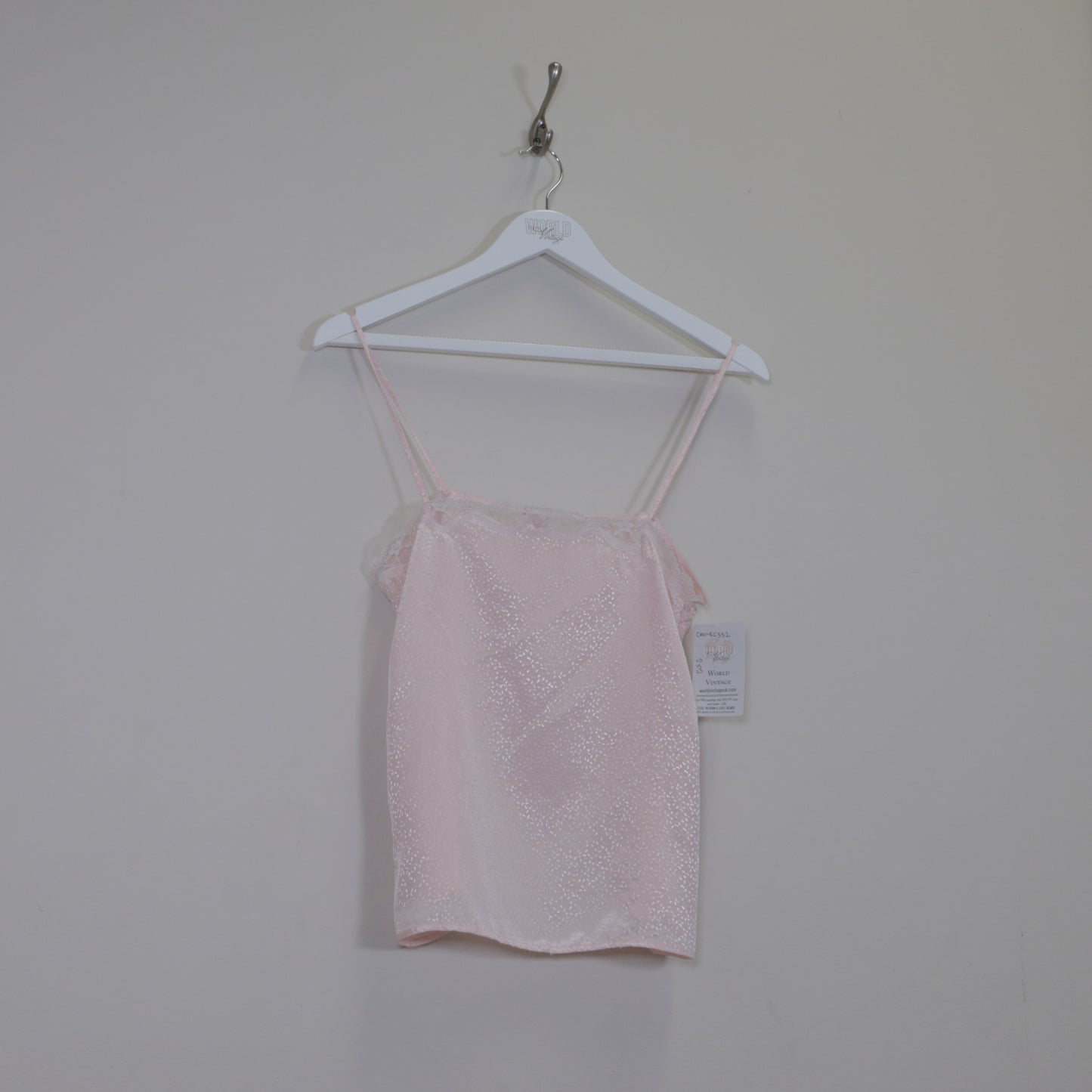 Vintage women's Unbranded cami in pink. Best fits XS