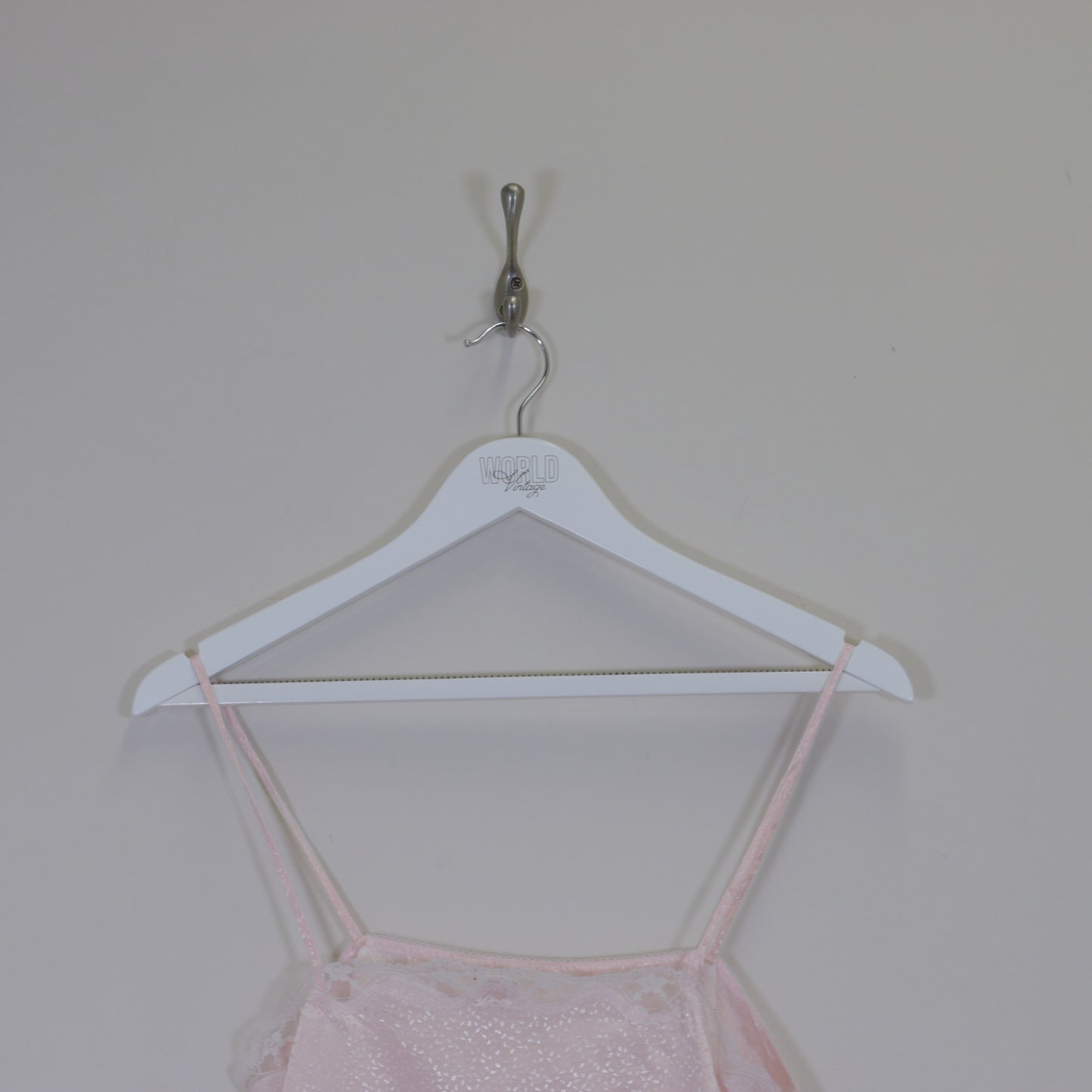 Vintage women's Unbranded cami in pink. Best fits XS