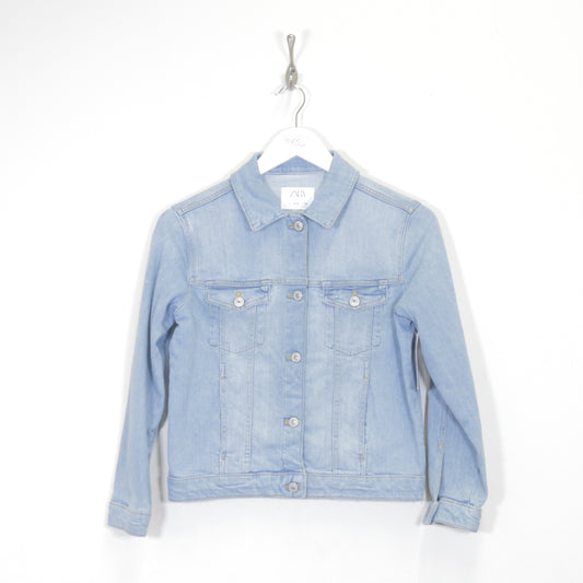 Vintage Zara Denim jacket in blue. Best fits S