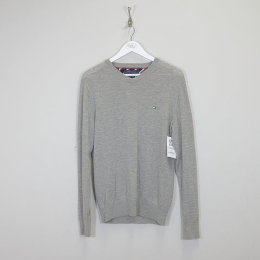 Vintage Tommy Hilfiger knitted sweatshirt in grey. Best fits M