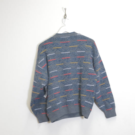 Vintage unbranded sweater in blue and grey. Best fits S