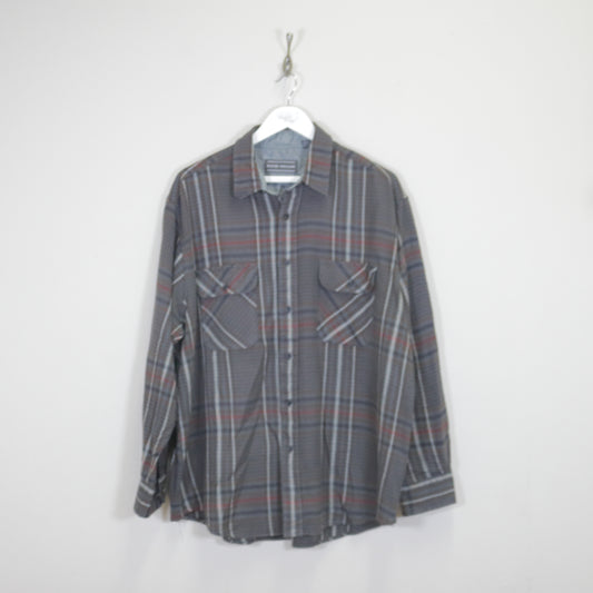 Vintage David Taylor shirt in striped grey. Best fits XL