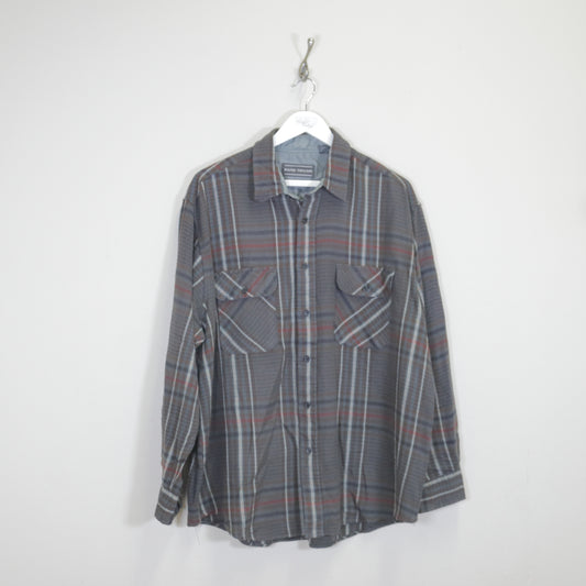 Vintage David Taylor shirt in striped grey. Best fits XL