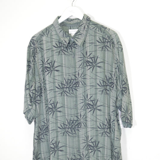 Vintage Concepts Hawaiian shirt in green. Best fits XXL