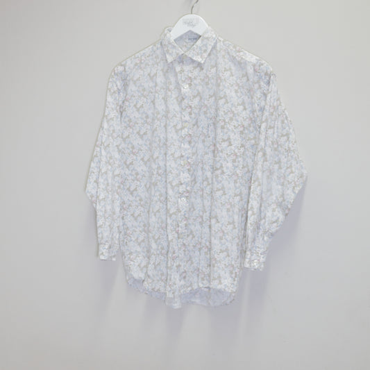 Vintage unbranded shirt in white. Best fits M