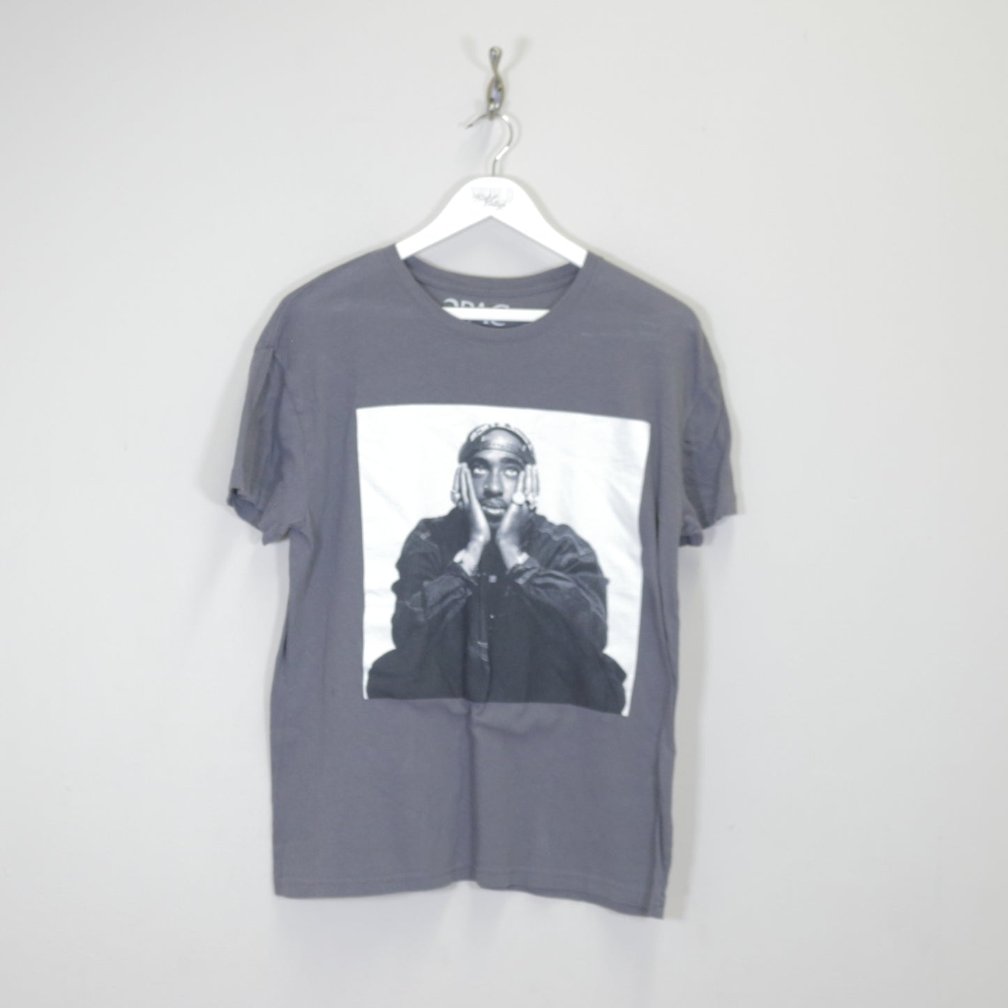 Vintage 2Pac band tee in grey. Best fits M