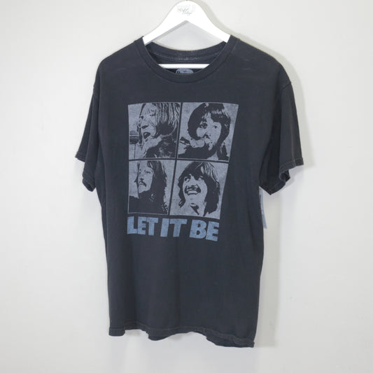 Vintage The Beatles band tee in black. Best fits L