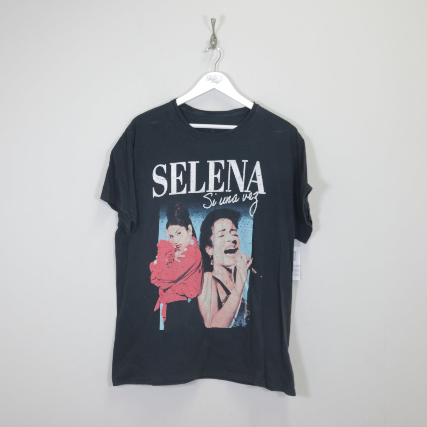 Vintage Selena band tee in black. Best fits XL