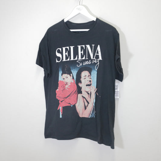 Vintage Selena band tee in black. Best fits XL