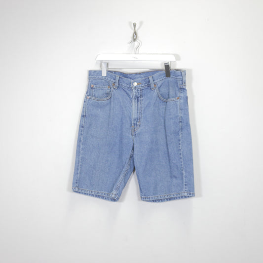 Vintage Levis denim shorts. Best fits W32