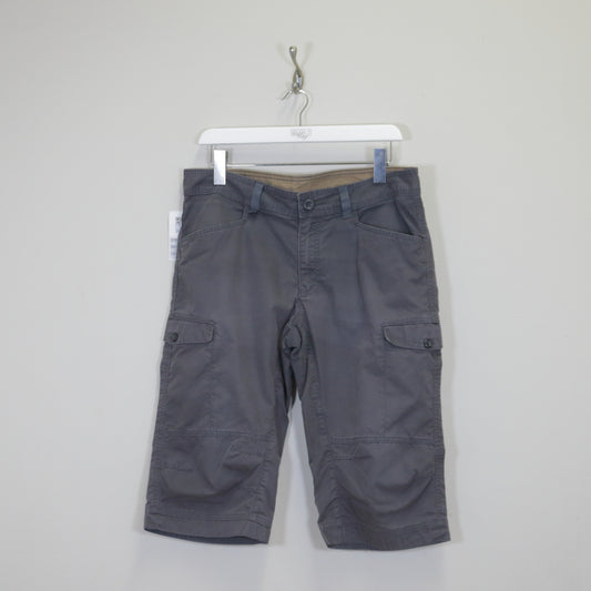 Vintage Unbranded cargo shorts in grey. Best fits W38