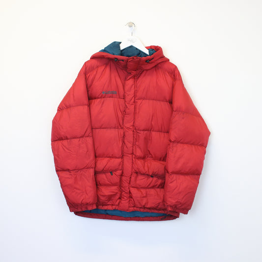 Vintage Columbia hooded puffer jacket in red. Best fits M