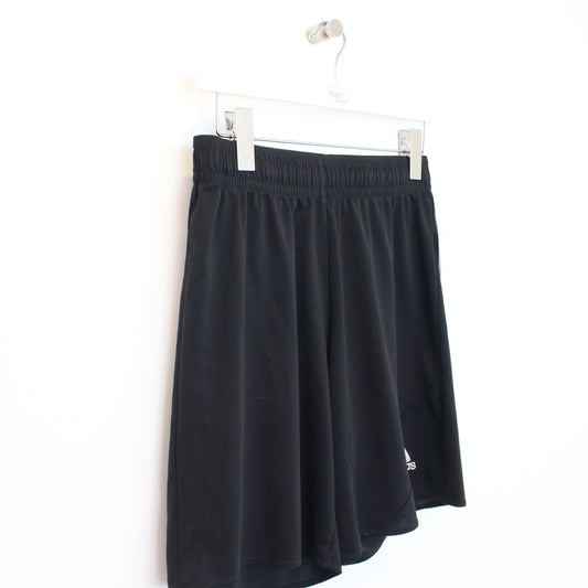 Vintage Adidas shorts in black. Best fits M