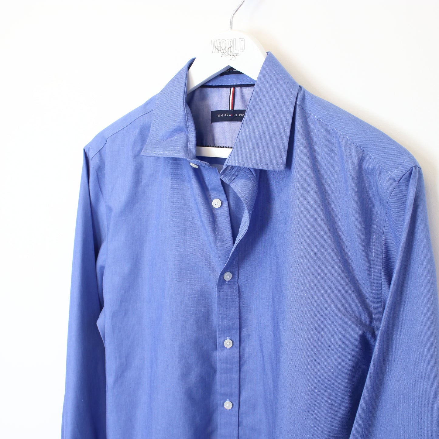 Vintage Tommy Hilfiger shirt in blue. Best fits L