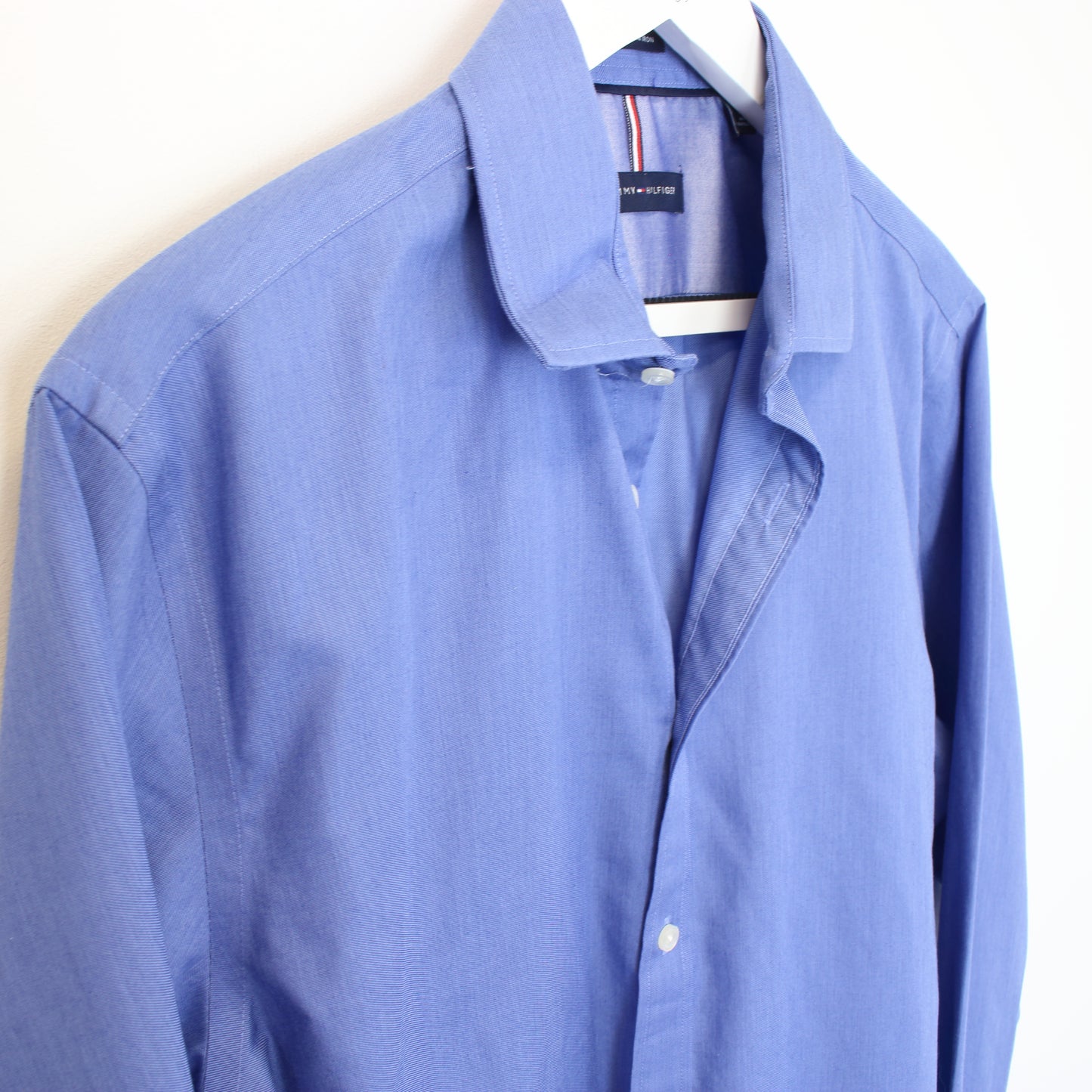 Vintage Tommy Hilfiger shirt in blue. Best fits L