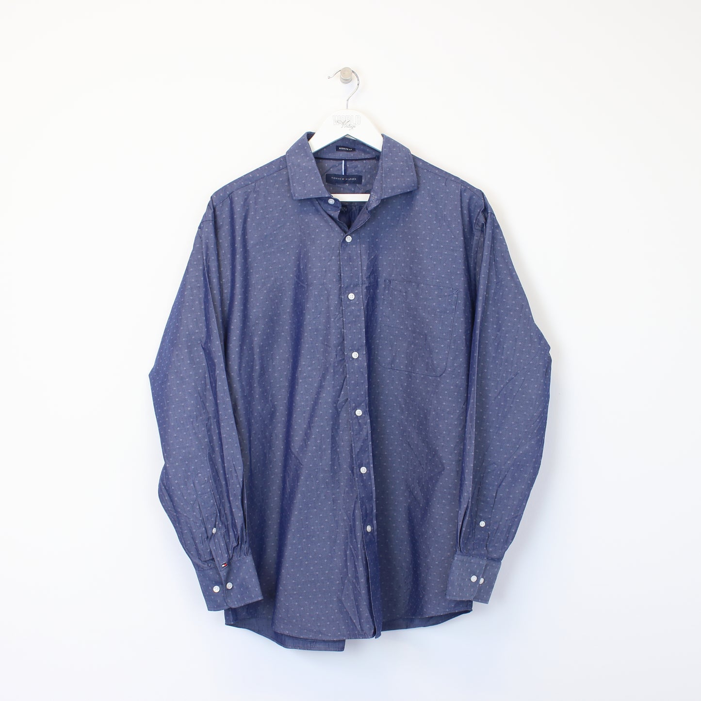 Vintage Tommy Hilfiger patterned shirt in blue. Best fits L