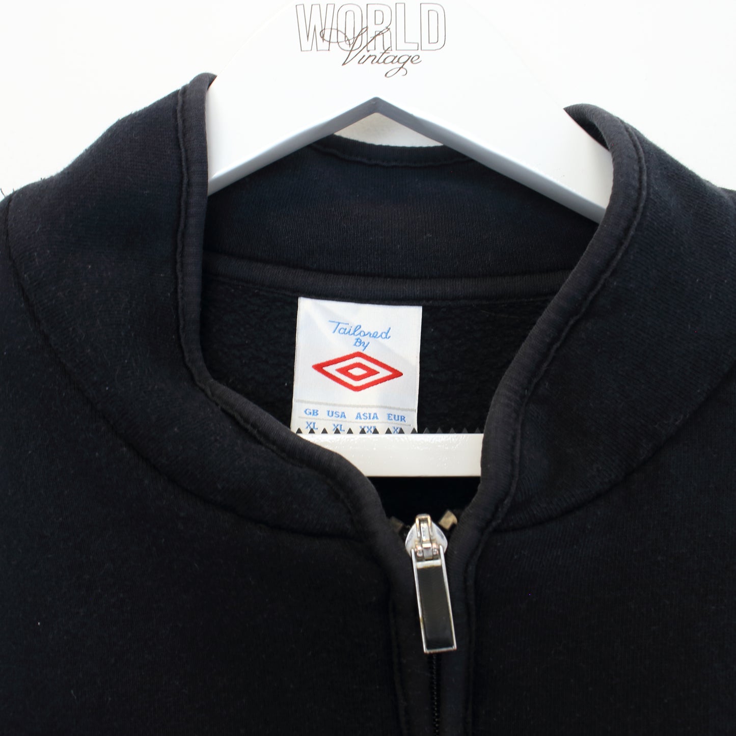 Vintage Umbro quater zip sweatshirt in black. Best fit L