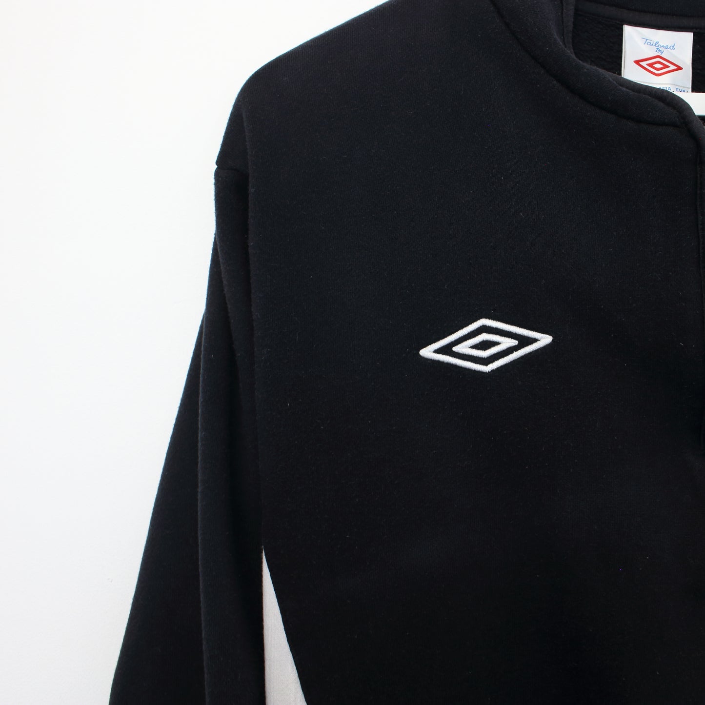 Vintage Umbro quater zip sweatshirt in black. Best fit L