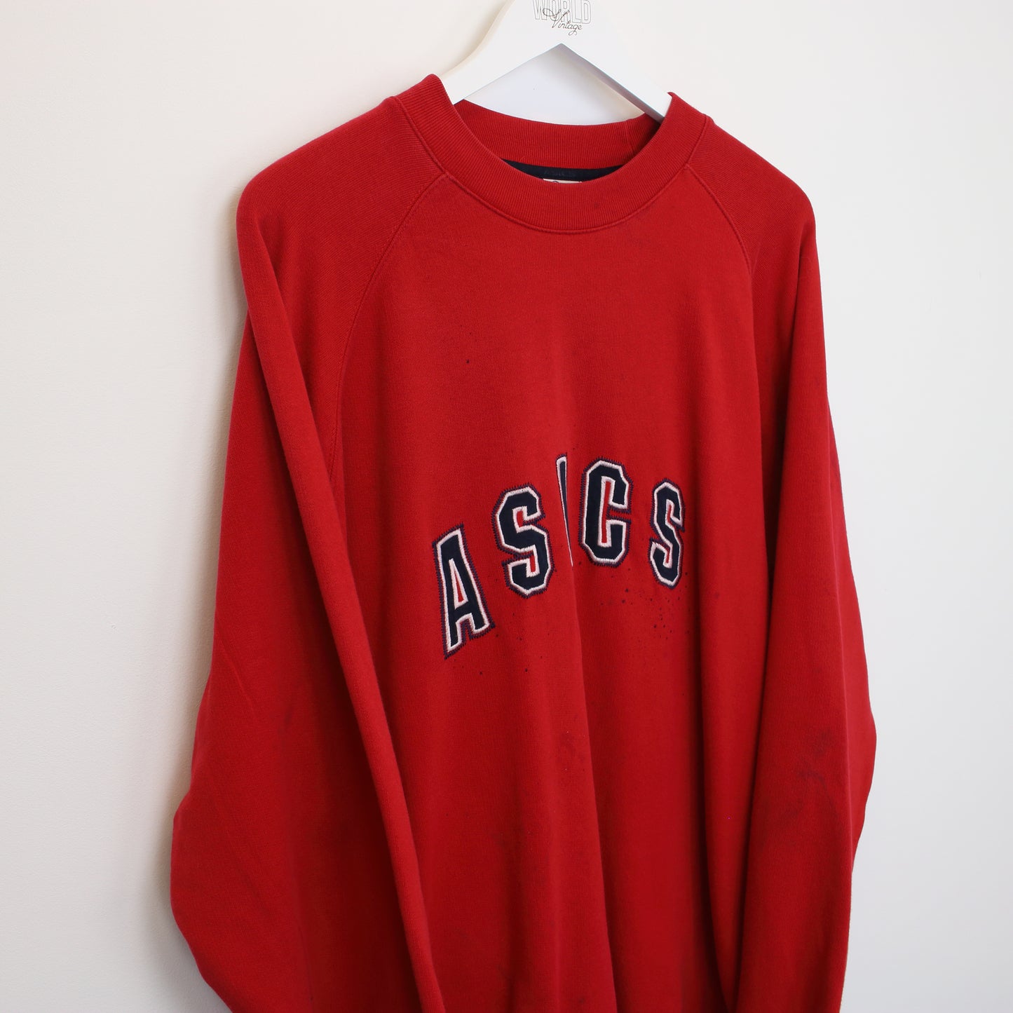 Vintage Asics Sweatshirt in red. Best fits XXL