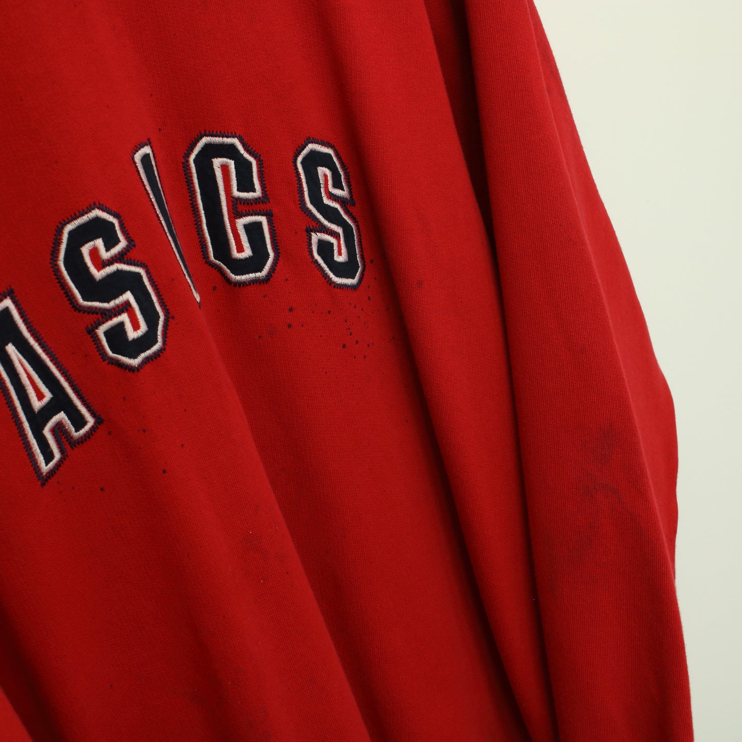 Vintage Asics Sweatshirt in red. Best fits XXL