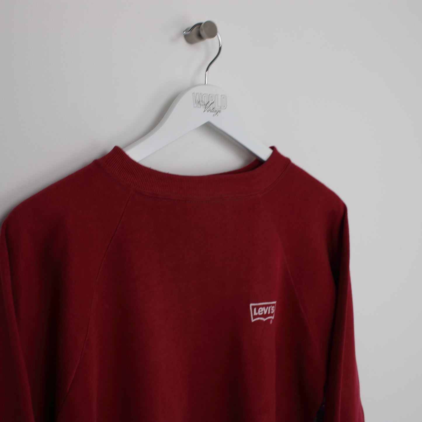 Vintage Levi's sweatshirt in red. Best fits XS